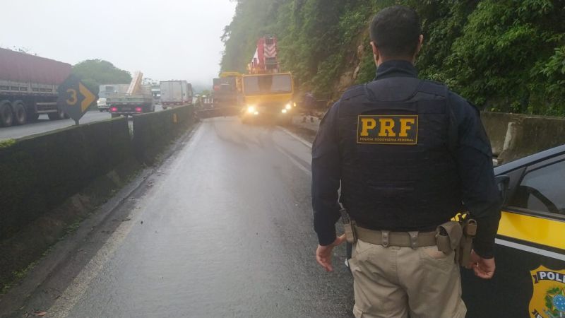 Pista sentido litoral da BR-277 deve ser parcialmente liberada até 22 de dezembro, diz DNIT